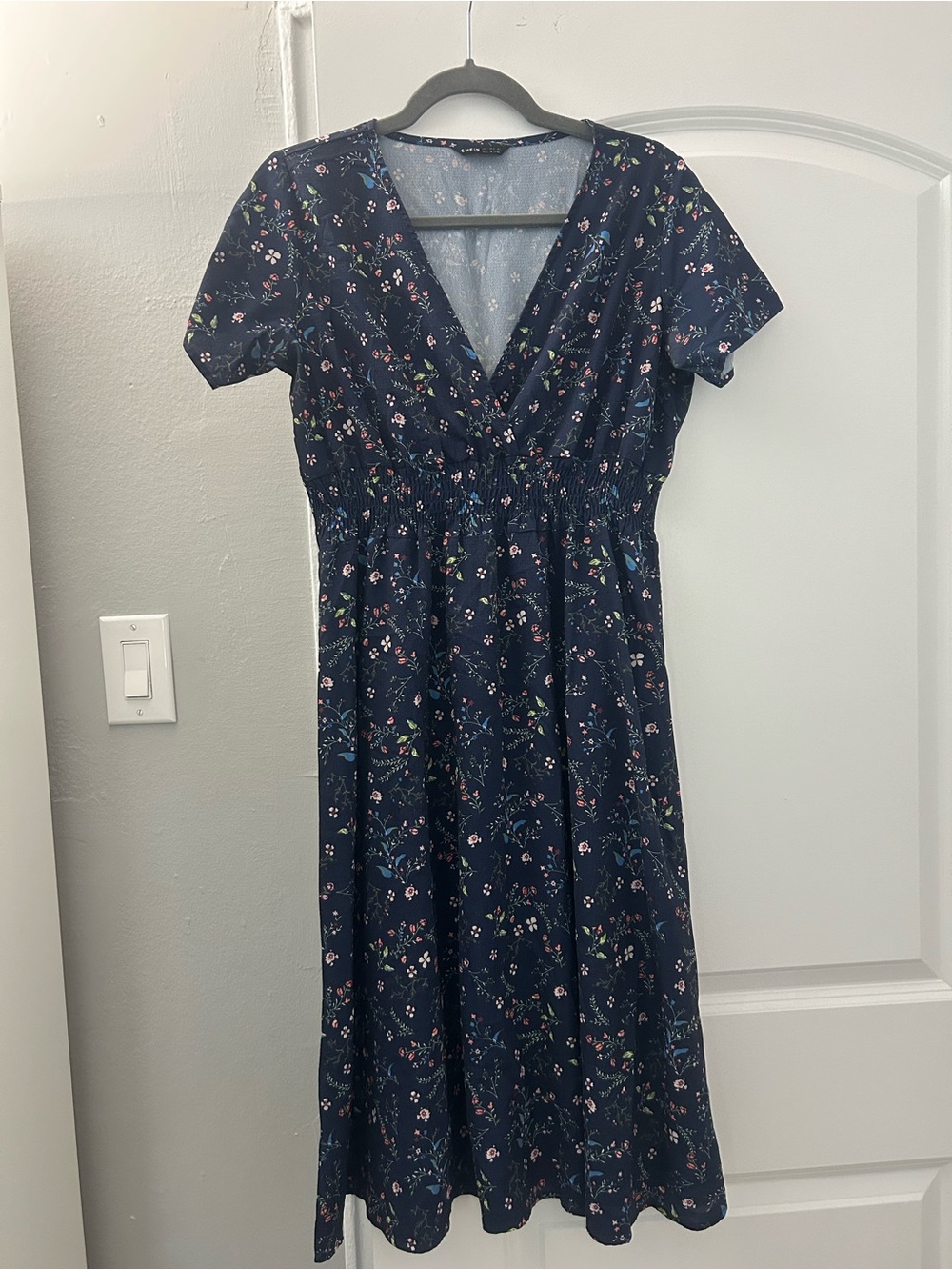 Women's Navy Floral V-Neck Midi Dress